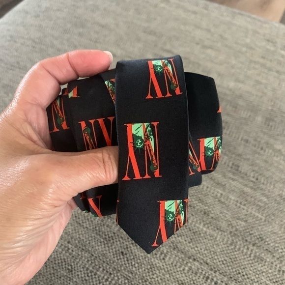 DANGGI Man New York City Statue of Liberty, Necktie EUC - Picture 2 of 6